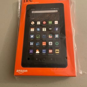 NIB Amazon 7 Inch Fire Tablet 8GB BLACK 5th Generation